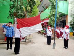 Meriahkan HUT RI Ke-77 UPT SPF SDN Baraya 1 Makassar Gelar Upacara Bendera   