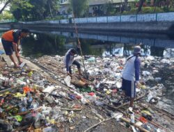 Satgas Drainase Dinas PU Makassar Lakukan Pembersihan Kanal Pannampu dan Jongaya