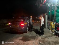 Antisipasi Ganguan Kamtibmas, Polsek Jonggat Lakukan Patrloli Blue Light