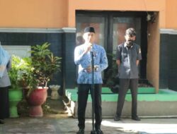 Pemerintah Kecamatan Ujung Tanah Gelar Upacara Bendera, Sekcam Ingatkan Agar Memberikan Layanan Terbaik Untuk Warga