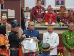 POSE Masuk Top 6 Inovasi Tingkat Provinsi, Wali Kota Danny Terima Penghargaan di HUT ke – 353 Sulsel
