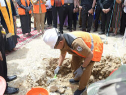 Pj Gubernur Sulbar, Letakka Batu Pertama Pembangunan Gereja Toraja Mamuju
