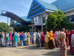 Keluarga Besar Disdik, Kompak Kenakan Baju Adat di Perayaan HUT Ke-415 Kota Makassar