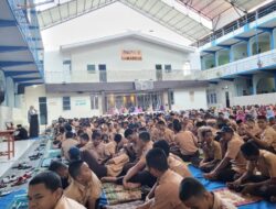 Ratusan Pelajar UPT SPF SMPN 5 Makassar Rutin Laksanakan Shalat Jum’at Berjamaah
