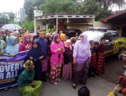 Semarakkan HUT Ke-415 Kota Makassar, UPT SPF SMPN 22 Kompak Kenakan Busana Adat, Pawai Keliling dan Siapkan Kue Tradisional