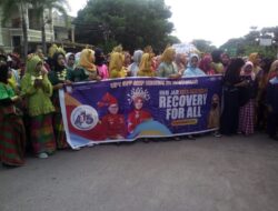 Semarakkan HUT Ke-415 Makassar, UPT SPF SMPN 22 Kompak Kenakan Busana Adat, Gelar Pawai Keliling dan Siapkan Kue Tradisional