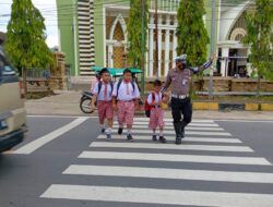Cegah Laka Lantas, Sat Lantas Polres polman Pengaturan Pagi di Jalan.   