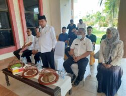 Bupati Pasangkayu Serahkan Sepeda Bantuan ke Pedagang Ikan Keliling