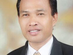 BANYAK POHON TUMBANG DAN BANJIR DI LOMBOK AKIBAT IKLIM EXTREME