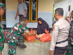 Responsif, Anggota Koramil Prabar Bantu Warga Korban Puting Beliung