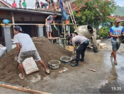 Peduli Lingkungan, Bhabinkamtibmas Arab Kenangan Lakukan Gotong Royong