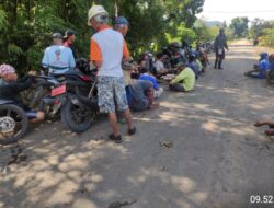 Bhabinkamtibmas Bersama Warga Gotong Royong Bersihkan Saluran Air di Lingkungan Telaga Bertong KSB.