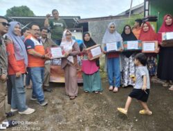 Peduli Sesama, Golorong Berikan Bantuan Sosial Kepada Korban Banjir di Kelurahan Bakung