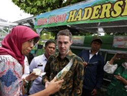 Deputi Politik dan Ekonomi Amerika Serikat Kunjungi Longwis Haderslev, Disuguhkan Es Krim dan Kripik Pakcoy Inovasi Warga