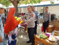 Sampaikan Pesan Kamtibmas Di Pelabuhan Poto Tano, Kapolres Sumbawa Barat Lakukan Jum’at Curhat