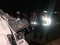 Melaju Dengan Kecepatan Tinggi Mobil Penumpang mengalami kecelakaan dan Mengakibatkan Dua Penumpang Meninggal Ditempat