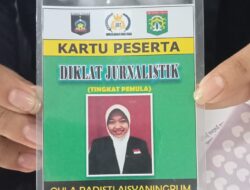 Peserta Terbaik, Qyla Radisti Aisyaningrum sampaikan kesannya saat ikuti Diklat Jurnalistik di depan Audien