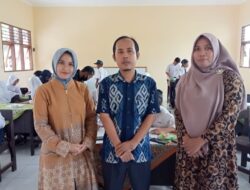 Guru Mapel SMP N 2 Jonggat hadir dampingi siswanya ikuti Diklat Jurnalistik