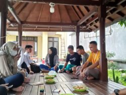 PKL Poltekkes Mataram Bersama Karang Taruna Garda Muda Barejulat Mengadakan Pameran Gizi