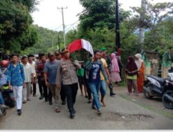 Kapolres Bima AKBP Hariyanto SH SIK, Diwakili Wakapolres Laksanakan Sambang Duka di Desa Dore