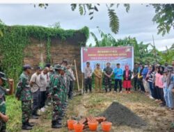 Sinergitas TNI-POLRI Dengan Masyarakat Gotong Royong Peletakan Batu Pertama Rehabilitasi RTLH