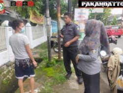 Aktif Pantau 153 Kelurahan Makassar, Anggota Pakandatto Tegur Warga Buang Sampah Tak sesuai Jadwal