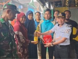 Camat Tallo Respon Cepat-Beri Bantuan Warga Terdampak Angin Kencang di Suangga