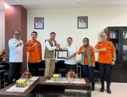 BNPB Serahkan Rp 350 Juta Dana Siap Pakai ke Pemkot Makassar