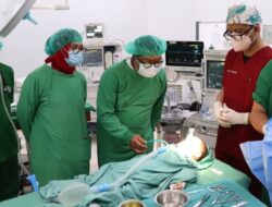 IKA Unhas Sulbar Gelar Sunnatan Massal dan Operasi Bibir Sumbing Bantu Warga Tak Mampu