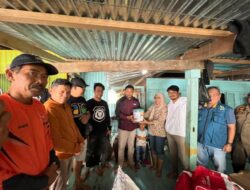 OPD Pemkot Beri Bantuan Kepada Puluhan Warga Terdampak Banjir di Romang Tangaya