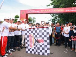 Lepas Jalan Santai IKA UNHAS Bone, Danny Pomanto Disambut Meriah Ratusan Peserta