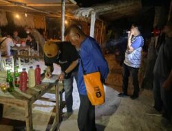 Kafe Remang Remang di Pantai Tanjung Aan Menjadi Sasaran Razia Polsek Pujut