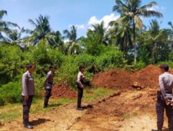 Sat Samapta  Polres Sumbawa Barat  Lakukan Pengamanan  Lahan Pembangunan Irigasi di Desa Seloto
