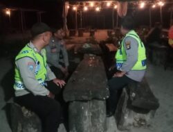 Anggota Piket Polsek Maluk Polres KSB Berikan Imbauan Agar Hentikan Hiburan Malam Selama  Ramadhan