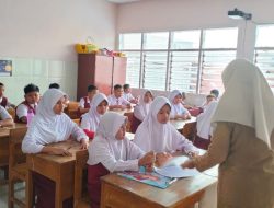Hari Pertama, UPT SPF SD Negeri Kakatua Makassar Laksanakan PTS