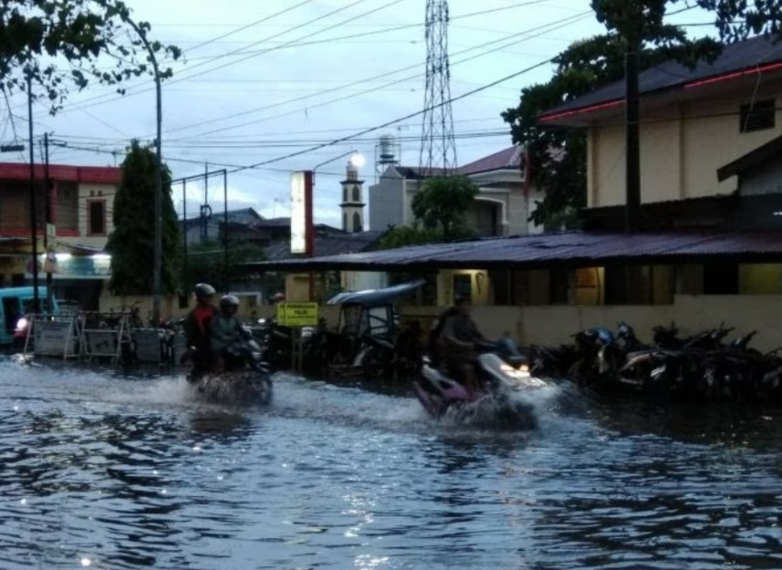 Disdik Makassar Instruksikan Pihak Sekolah Liburkan Siswa Karena Banjir ...