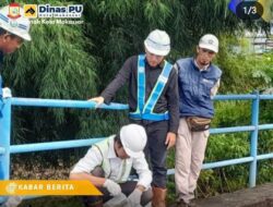 Tim IPLT BLUD PAL Dinas PU Kota Makassar Menguji Sampel Lumpur Tinja   