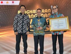 Diserahkan Langsung oleh Presiden Jokowi, Pemkot Makassar Raih PPKM Award 2023
