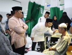 Dokter Udin Beri Pertolongan Pertama Korban Reruntuhan Kubah Masjid Ittifaqul Jamaah di UGD RSAL Jala Ammari