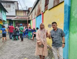 Pemerintah Kecamatan Wajo Bagikan Sembako di Longwis Xiangyang Melbar