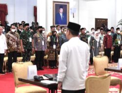 Presiden Jokowi Imbau Umat Islam di Tanah Air Serahkan Zakat ke Baznas