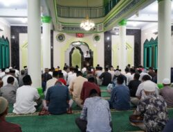 Safari Ramadan, Sekcam Rappocini Ajak Jamaah Dukung Program Pemkot Makassar