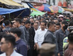 Danny Pomanto Dampingi Presiden Jokowi Blusukan Ramadan di Pasar Terong