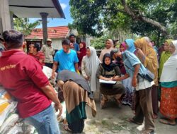 Pemdes Ubung Kecamatan Jonggat, Salurkan Bantuan Beras ( 10 Kg) Kepada 1898 KPM Yang Bersumber dari Badan Pangan Nasional.