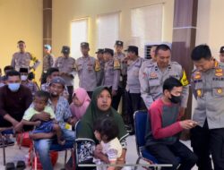 Polda NTB Salurkan Bantuan Kemensos Kepada Masyarakat Penerima Manfaat di Wilayah Lobar