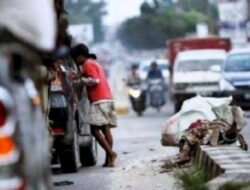Dinsos Kota Makassar Imbau Warga Pengguna Jalan Bija Beri Bantuan di Jalan Raya
