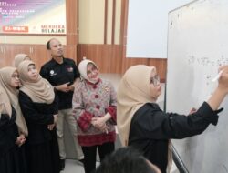 Serunya Bunda PAUD Kota Makassar Ikuti Simulasi Metode Gasing Bersama Guru dan Siswa   