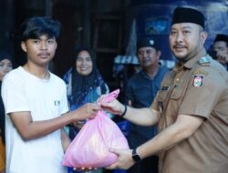 Silaturahmi Bersama Warga Karuwisi Utara, Camat Panakkukang Berbagi Paket Sembako