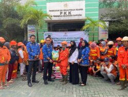 Camat Rappicini Serahkan Bantuan Baznas Kota Makassar kepada Satgas Kebersihan