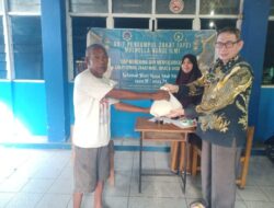 Ramadan 1444 H, UPT SPF SMP Negeri 4 Makassar Salurkan Zakat Fitrah Kepada Warga dan Siswa-siswi